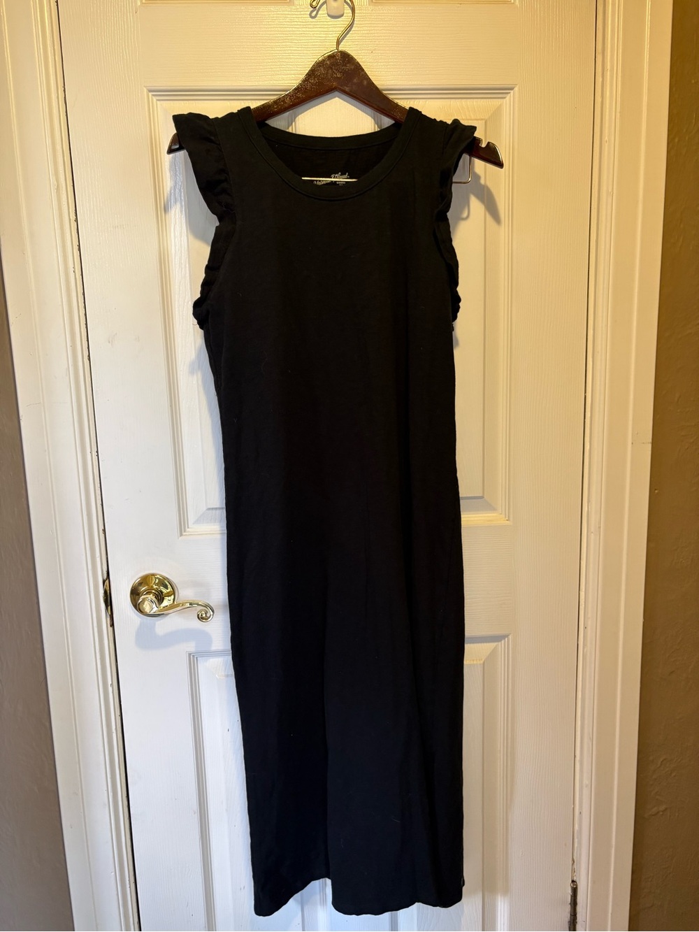 Universal Thread Black Midi Dress with Ruffle Sleeves size Medium